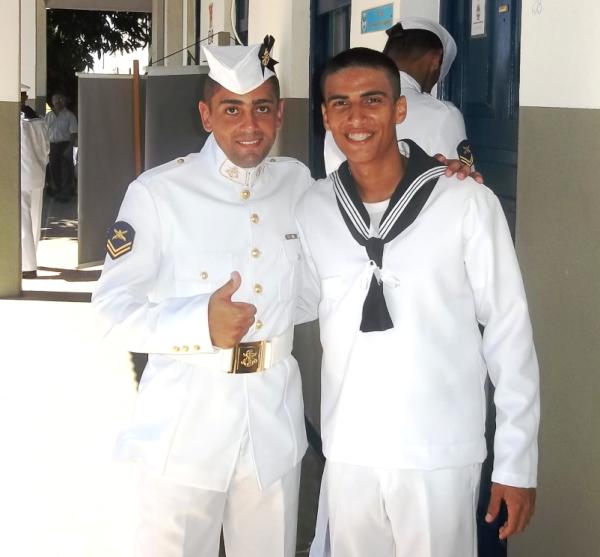 BrunoRodrigue3's tweet photo. Cabo Fuzileiro Naval Diego, Homem de Deus http://t.co/UvreTkiH