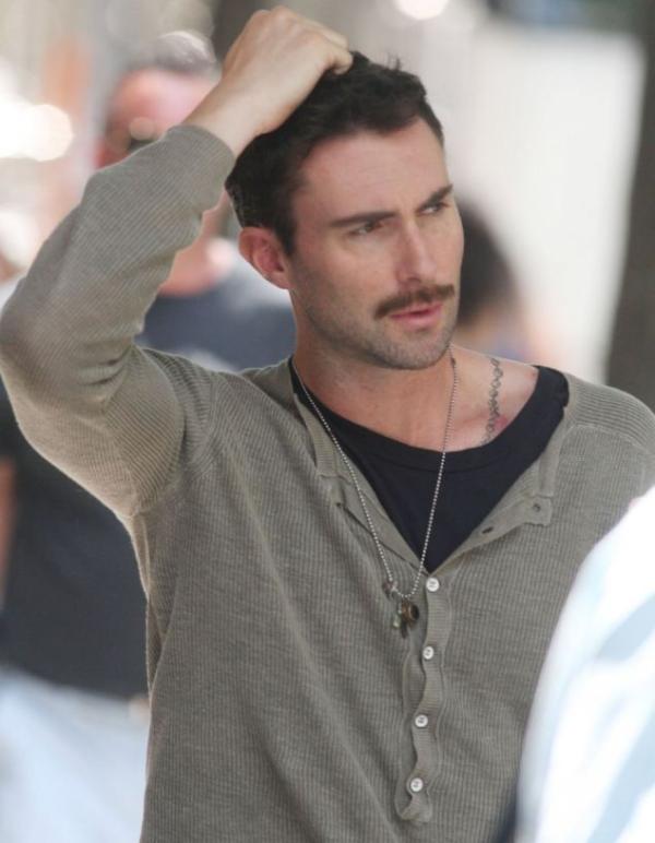 MoustacheIt's tweet photo. @adamlevine rocking a stache! This makes us happy. Maroon 5-inch stache! #moustachedcelebs http://t.co/aA4b6aVm