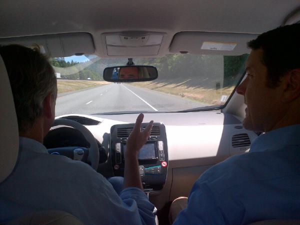 SenJeffMerkley's tweet photo. Almost to Ashland! Jeff in the car with Oregon Transportation Commission Chairman Pat Egan. #EVBorder2Border http://t.co/ytKjtgHS