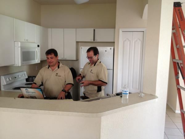 EliteMiami's tweet photo. Doing a home inspection at Kendall Breeze with the best! Pillar to Post #MiamiRealEstate http://t.co/yelGeOPu