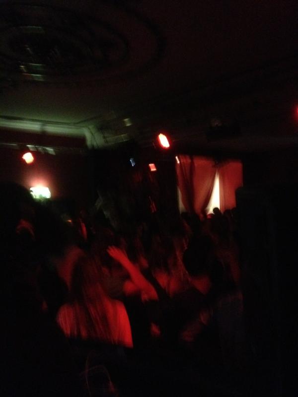 SIMPLE_nl's tweet image. Een van onze vaste SIMPLE dj'sWaar ben jelaat het op dinsdag weer effe los gaan!