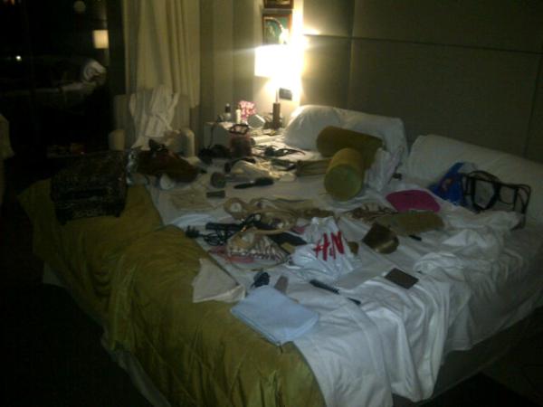 whatYouSayinB's tweet image. Loving the fact me and @Cherroberts02 always come into this: #bedMessBitches #standardBehaviour