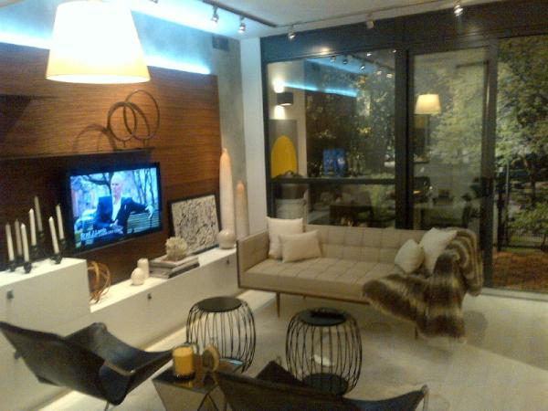 FortressRDI's tweet photo. The fantastic model suite at @TheBrantPark sales centre, our 2nd Toronto project with @BradJLamb http://t.co/hg6GLH8N