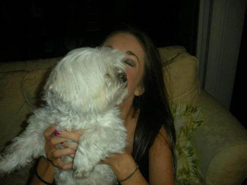 OfficAli's tweet photo. my princess!! polly <3 http://t.co/l30TKicC