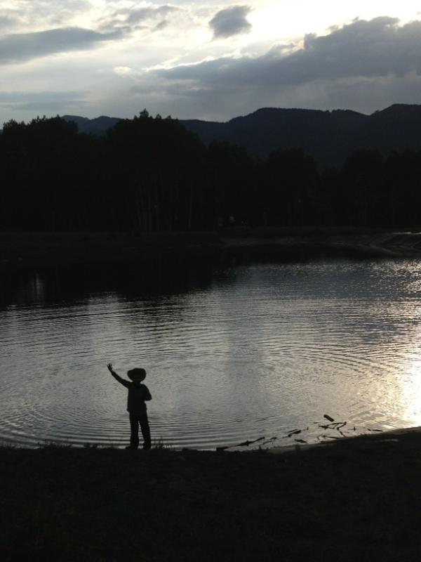 manleyrivera's tweet photo. Howdy Texas, Snowmass Colorado mountains are gorgeous tonight! ❤Tanner http://t.co/ZhQtIPcY