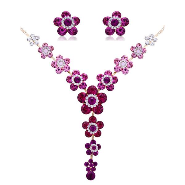 crystalcute002's tweet photo. The Cute Flower Shaped Necklace and Earrings Set http://t.co/3x9zFEyu