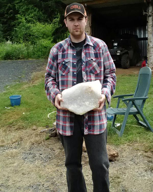 BroncoNation_19's tweet photo. Me and my 35lb Crystal ! http://t.co/k0GtqXAj