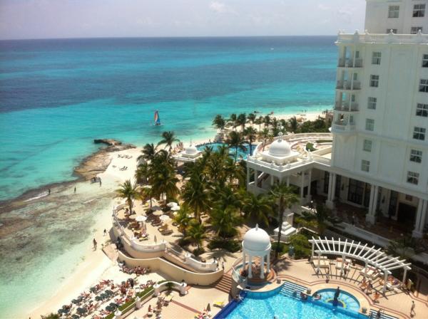 Josh_Evans88's tweet photo. Wish you were here? #ChaosInCancun @DanielLancey37 @scottevans4 @joe_allen1 http://t.co/07nYnIGa