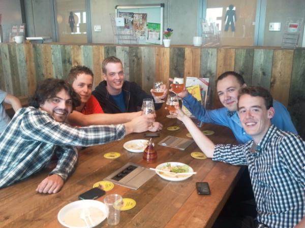 chrmst's tweet photo. Lekker aan de @topicusbv GifKikker bij @SaxionACT http://t.co/wH2o7dBU