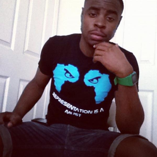 SEUNKOLAA's tweet image. A couple more tees left on sale now for $15! #PerfectionClothing #getchuone