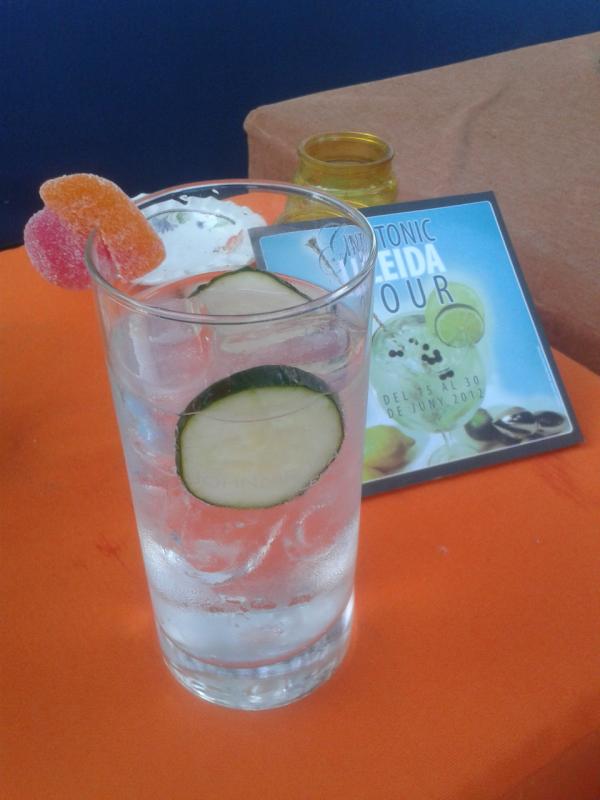BeveragesTour's tweet photo. El #GintonicLleidaTour passa ara pel Tram del Nastasi!! i despres Taller al Zappa! http://t.co/zsrHJ1em
