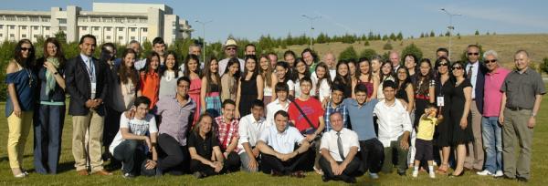 aatalarEn's tweet photo. and the instructors who made it possible for them to experience university life for a week http://t.co/SFhKQdqf