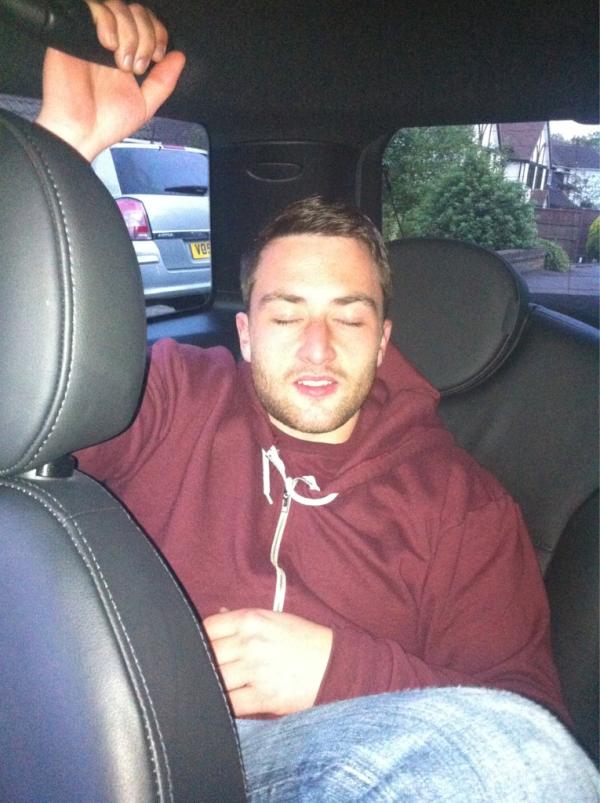 reeshayes's tweet photo. @rob_payne1 #chillouttime http://t.co/loFLSuLP