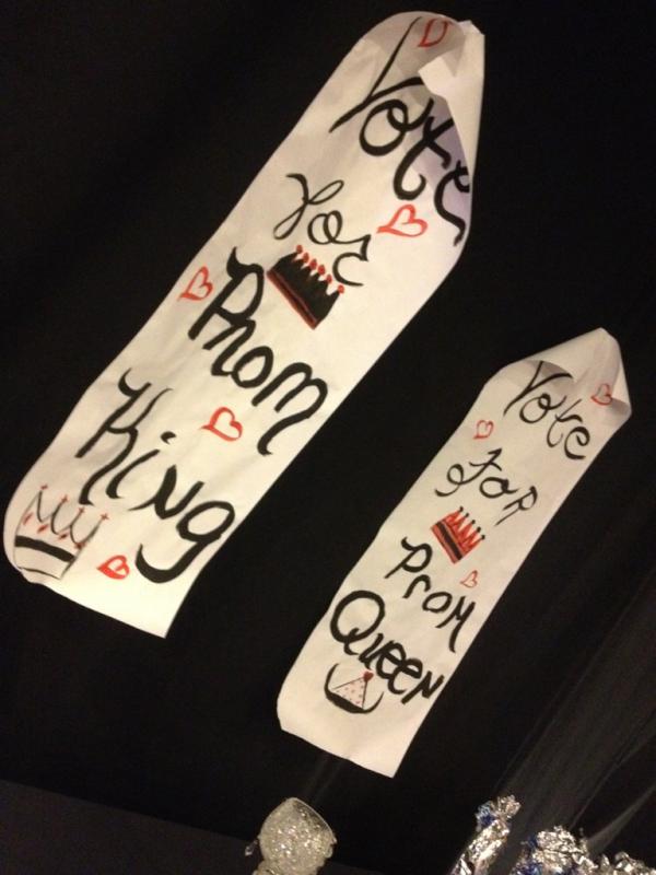 Wonder who our #ESTackyProm King &amp; Queen will be tonight....!