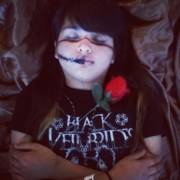 headspacce's tweet photo. #coffincontest @Brock42 @OfficialBVB ^_^ http://t.co/HX7o7XKu
