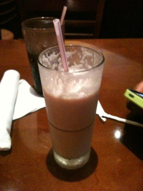 SiTtInGoN_4S's tweet photo. This drink is so good http://t.co/egTw0dx1