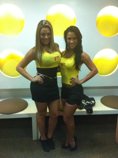 fiona_teamo's tweet photo. LINDAAAAAS <3 @MoniqueAmin @KellyMedeirosDS https://t.co/JiDWCUla