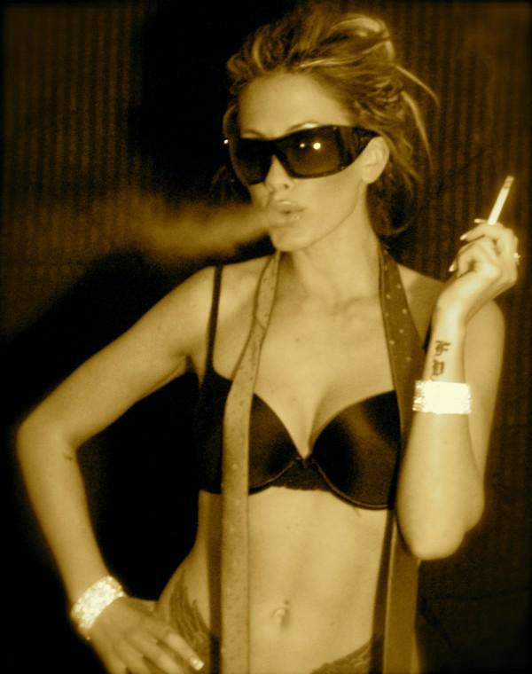 RandiWrightFan's tweet photo. @RandiWrightxxx is looking beautiful.. Check out this amazing picture... http://t.co/emHMjCFC