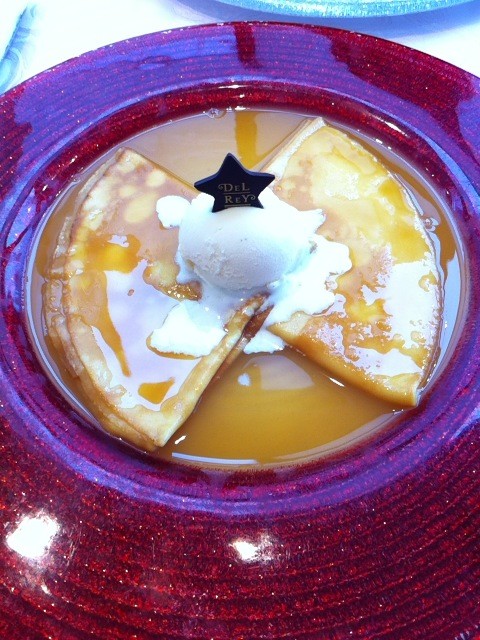 rontimnida's tweet image. 2100円のクレープ本当おいしくない。一日の食を無駄にした（＾∇＾）あんまり食べれないのに、美味しいものが食べたい！