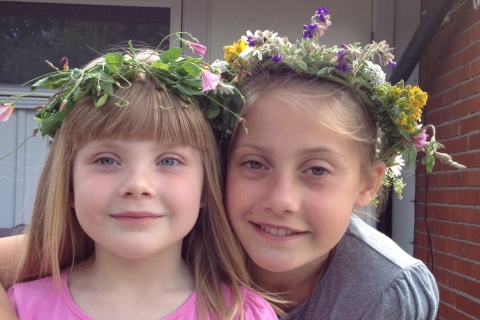 RProka's tweet image. Midsommartjejer :) mina älsklingar &amp;lt;3