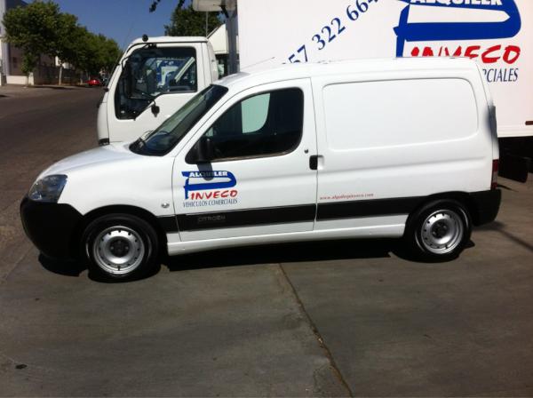 PINVECO's tweet photo. Alquila tu vehículo por 49€ IVA incluido!!!! http://t.co/ZjIvLNW6