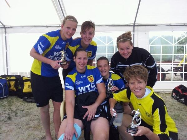 marleenders's tweet image. “@DFTda1: GEWONNEN!! #DFT1 wint het #beachsoccertoernooi in Oudemirdum http://t.co/hj7v0zYH”