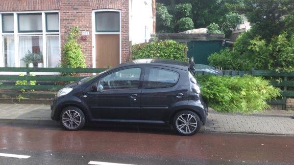 kwensti's tweet photo. Groene auto! http://t.co/zh9gFlmE