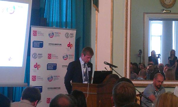 SPIEF2012's tweet photo. Урлашов: "Ярославль - столица российской демократии" #SPIEF2012 http://t.co/tBCD1yFv