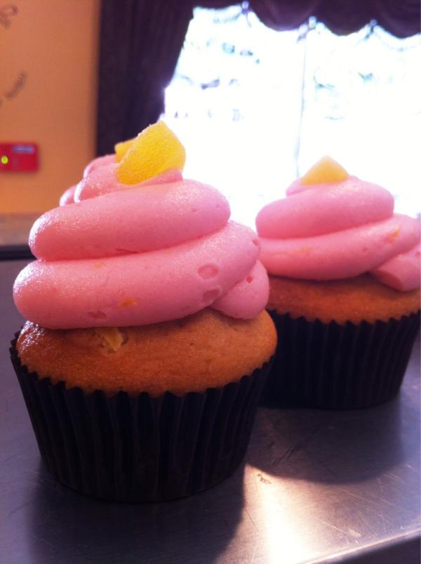 LiveLaughIndulg's tweet photo. The flavor of the month is Pink Lemonade stop by and try one! http://t.co/46RkjDJo