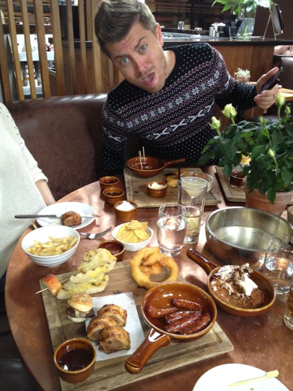 ShaunTraynor's tweet image. Some good food in Chester with @hollyfwright @petecannonbeats #homewithfriends : )