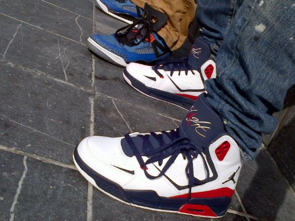 JaviRic0's tweet photo. #sneakersaturday @Oqium. @MAdubbelNY http://t.co/KqSBLoug
