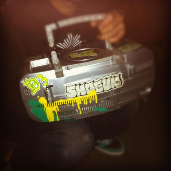 D3HIGHCREW's tweet photo. チルアウト！ http://t.co/OfUuF962