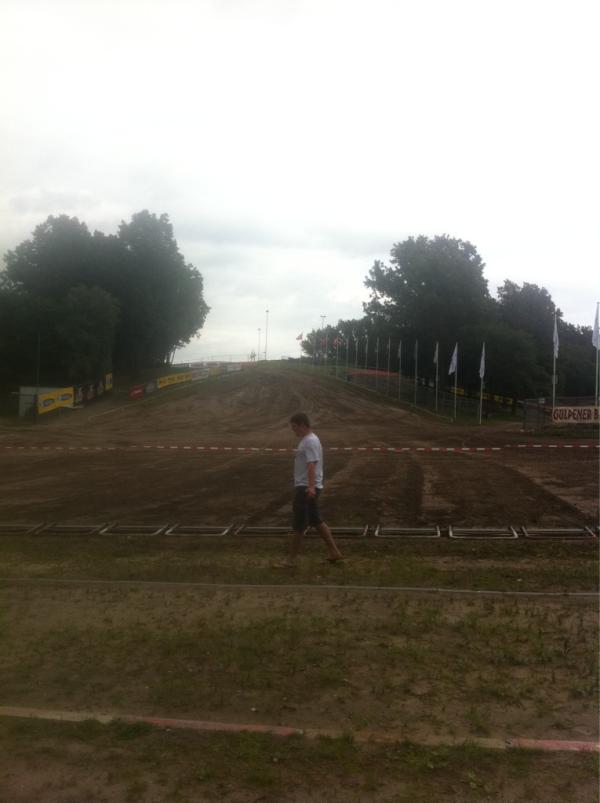 MickyRen210's tweet image. @lukemeredith102 bet you wish you hadn't been such a womans crack now tash #GPtrack