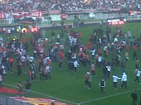 fransundblad's tweet photo. La vuelta, despues de 363 dias de sufrimiento y alentando se pudo. Valos River carajo!!!! Cc @cullenmanuel http://t.co/LZES9fjd