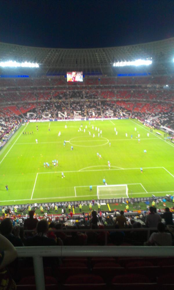 juliashapo's tweet photo. #Euro2012 на стадионе! http://t.co/7GaSX5nn