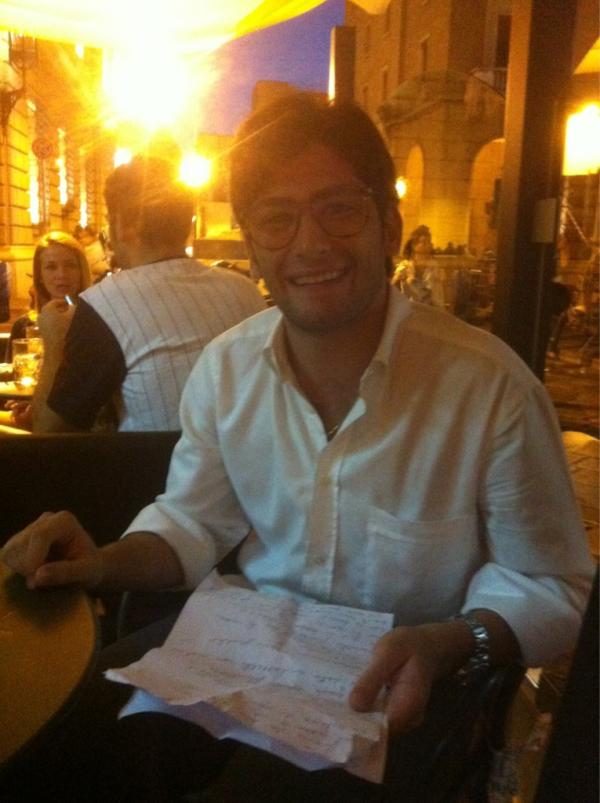 FCapitanio's tweet photo. Questo si che è un grande uomo http://t.co/hjT9rVCC