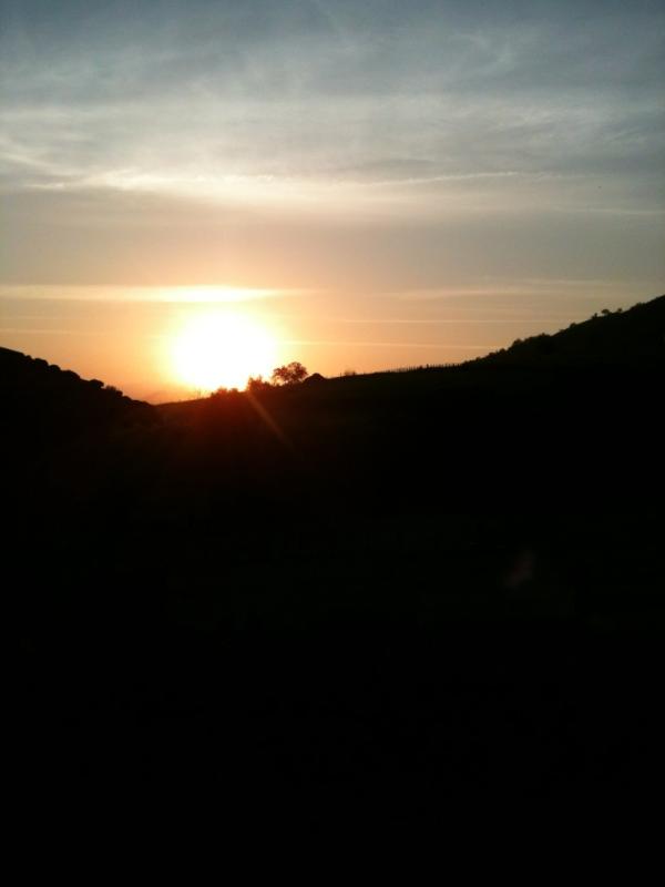 21:45 y el sol todavía ahí, como un campeón!