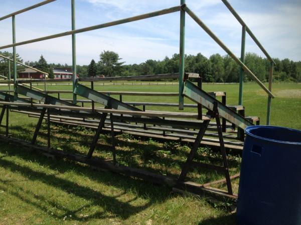 itzbritneybytch's tweet image. Getting splinters while watching the game 😁 @207Problems