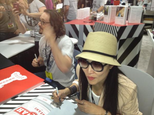 AdobeAero's tweet image. Woot woot #DesignArmy signed a beautiful print for the #Adobe team - thanks #howlive