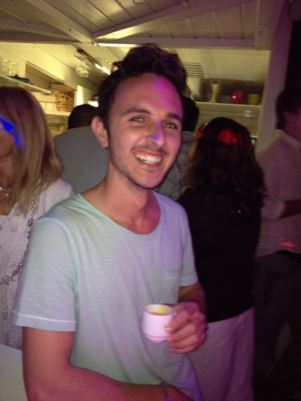 FabOnnis's tweet photo. @Vipz Nespresso #whatesle? http://t.co/N6nxxpy2