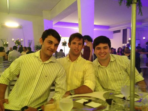 JudsonLucas's tweet photo. Com @gustavofranca2 e @big_bezerra http://t.co/NMc1llB0