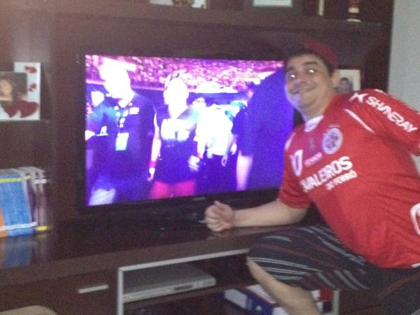 Miguelverdevida's tweet photo. Mecao no UFC com Gasparzinho!!!!!!! http://t.co/AHvpj8Fx
