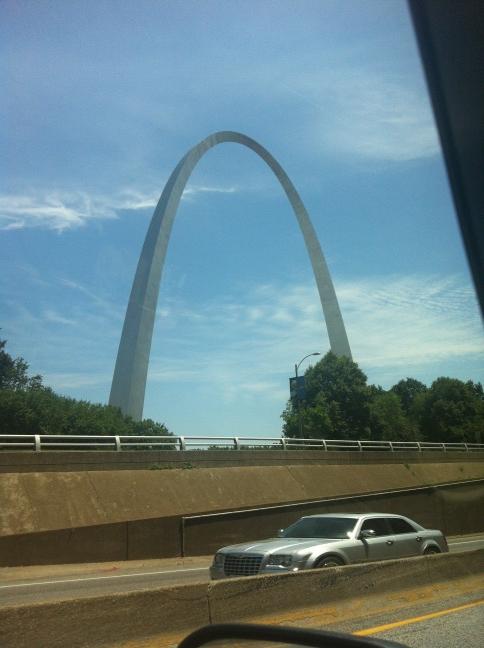 aaronwlsn's tweet image. St. Louis arch! #atldreamteam