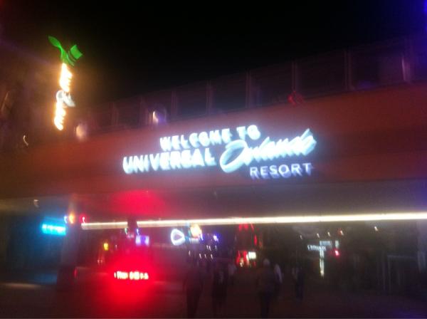 DavidVct1's tweet photo. Finally we arrived  #Orlando http://t.co/bp9KO9lY
