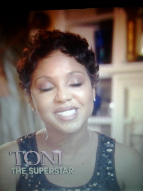 PopStarsTweet's tweet photo. On PSWT: tonibraxton: “@LadyE24_7: @tonibraxton I LOVE your hair like this!!!! http://t.co/N6VDfcUU” :) http://t.co/3tPV0JYX