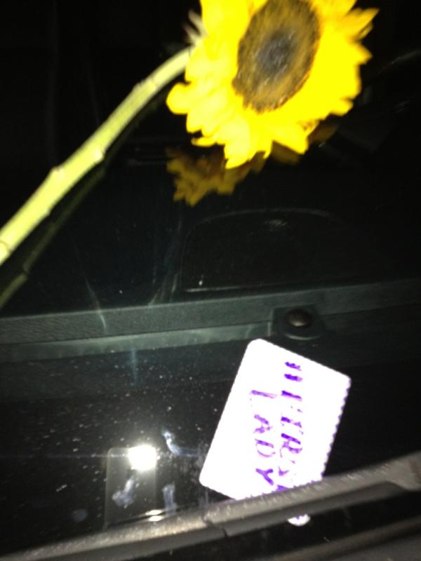 FPCMEN's tweet image. A sunflower for our sunshine. Thanks for brightening our days! #firstlady