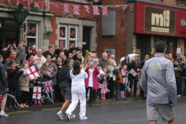 levenshulmelife's tweet image. Fantastic morning in #Levenshulme for #OlympicTorch @amyglendinning @bbcradiomanc #torchflame @m19bar