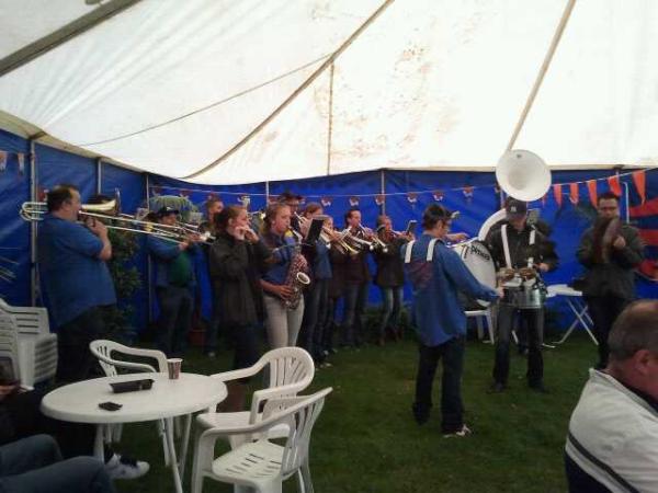WROssZuid's tweet photo. Met muziek erbij http://t.co/osVgOzB7