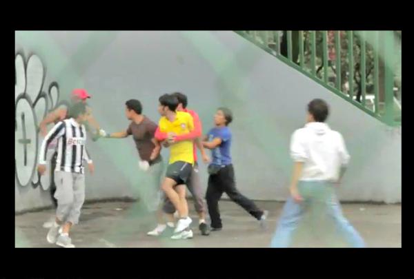 TheCinho25's tweet photo. Agarren a @werevertumorro o lo mata jaja #VideovlogueroMadreador http://t.co/UoZkqhL0