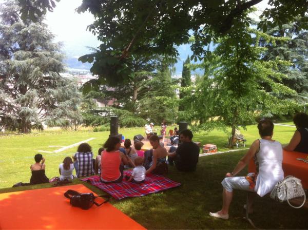 FM_Monthey's tweet photo. Venez profiter des derniers concerts dans les jardins de #Malévoz http://t.co/V1aeSXLO